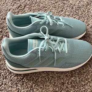 Like new Adidas Ortholite Float sneakers